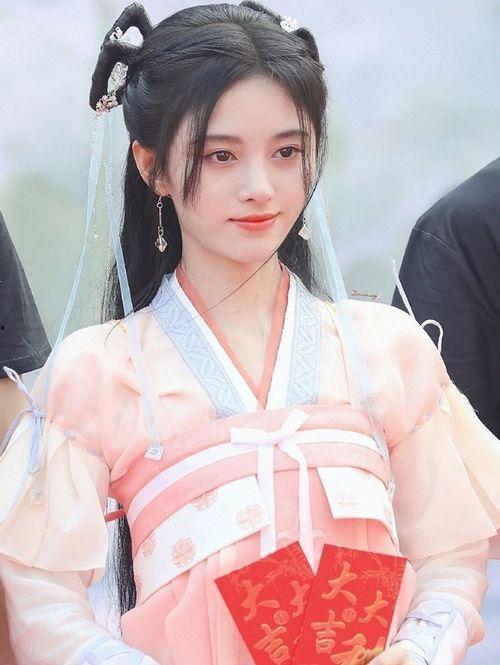 娱乐圈大爆料鞠婧祎,揭秘明星背后的故事