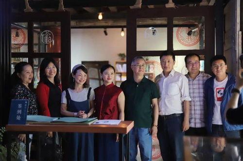 新闻背后的爆料人是谁呀,揭秘神秘爆料人身份