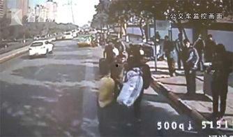 昆明公交车司机爆料视频,揭露公交行业潜规则内幕