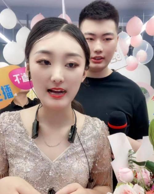 刘惜君妈妈爆料视频播放,揭秘明星家庭背后的故事