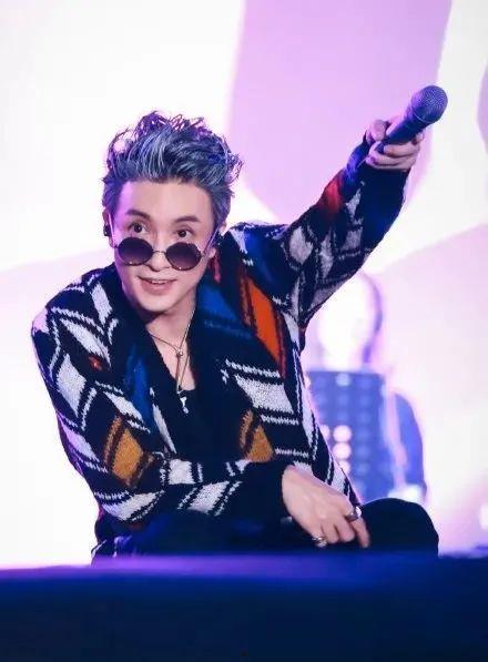 王一博薛之谦最新爆料,揭秘娱乐圈幕后真相