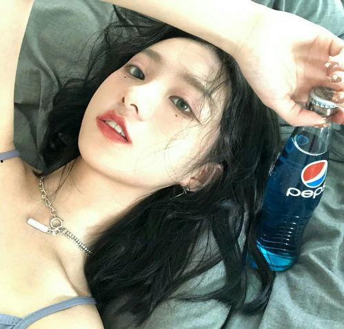 网红吃瓜搞笑头像女孩子,女孩们的欢乐表情包盛宴